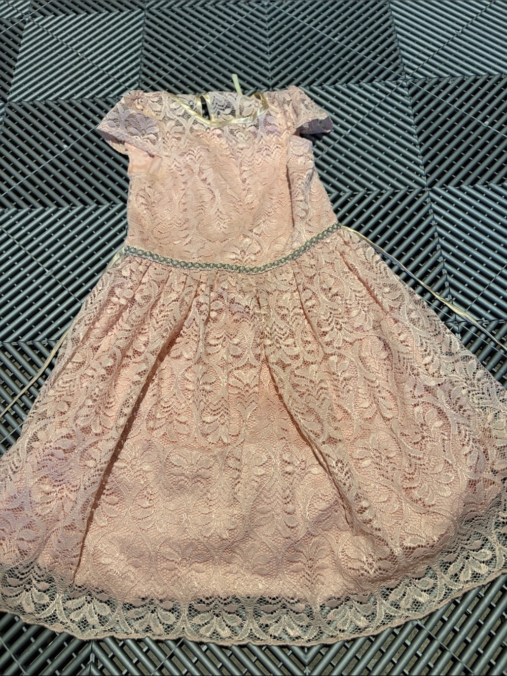 Girls Pink Lace Party Dress with Decorative Waist